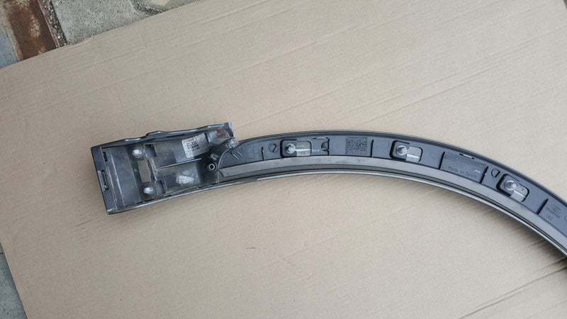 Listwa przednia lewa AUDI Q3 I 8U0 przód lewy 8U0853717A