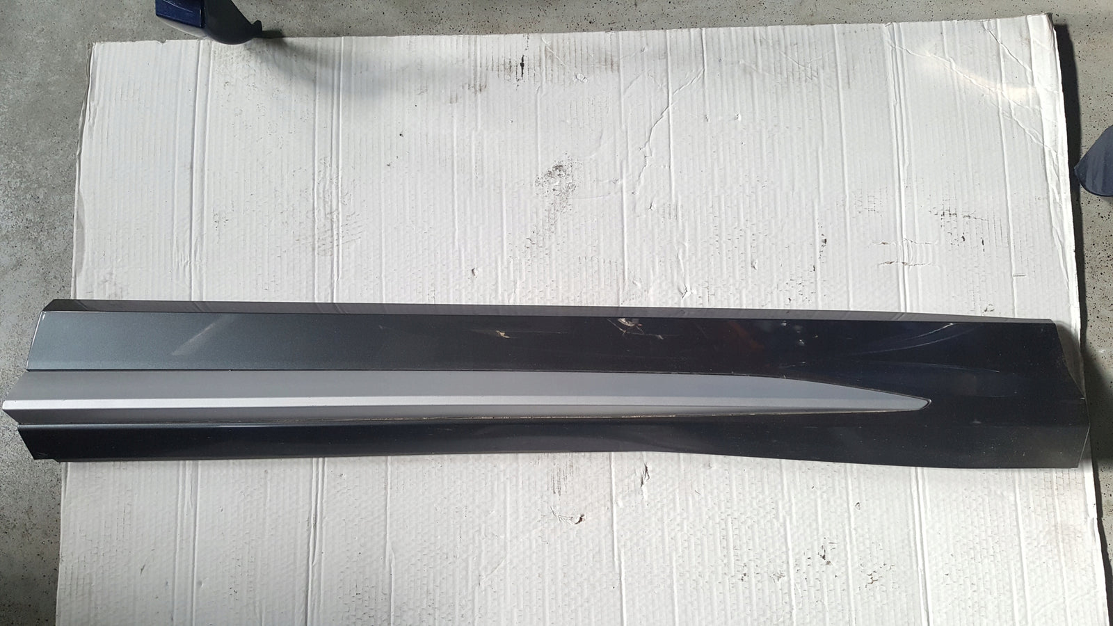 Listwa drzwi prawy przód AUDI Q3 II 83A853960A/B