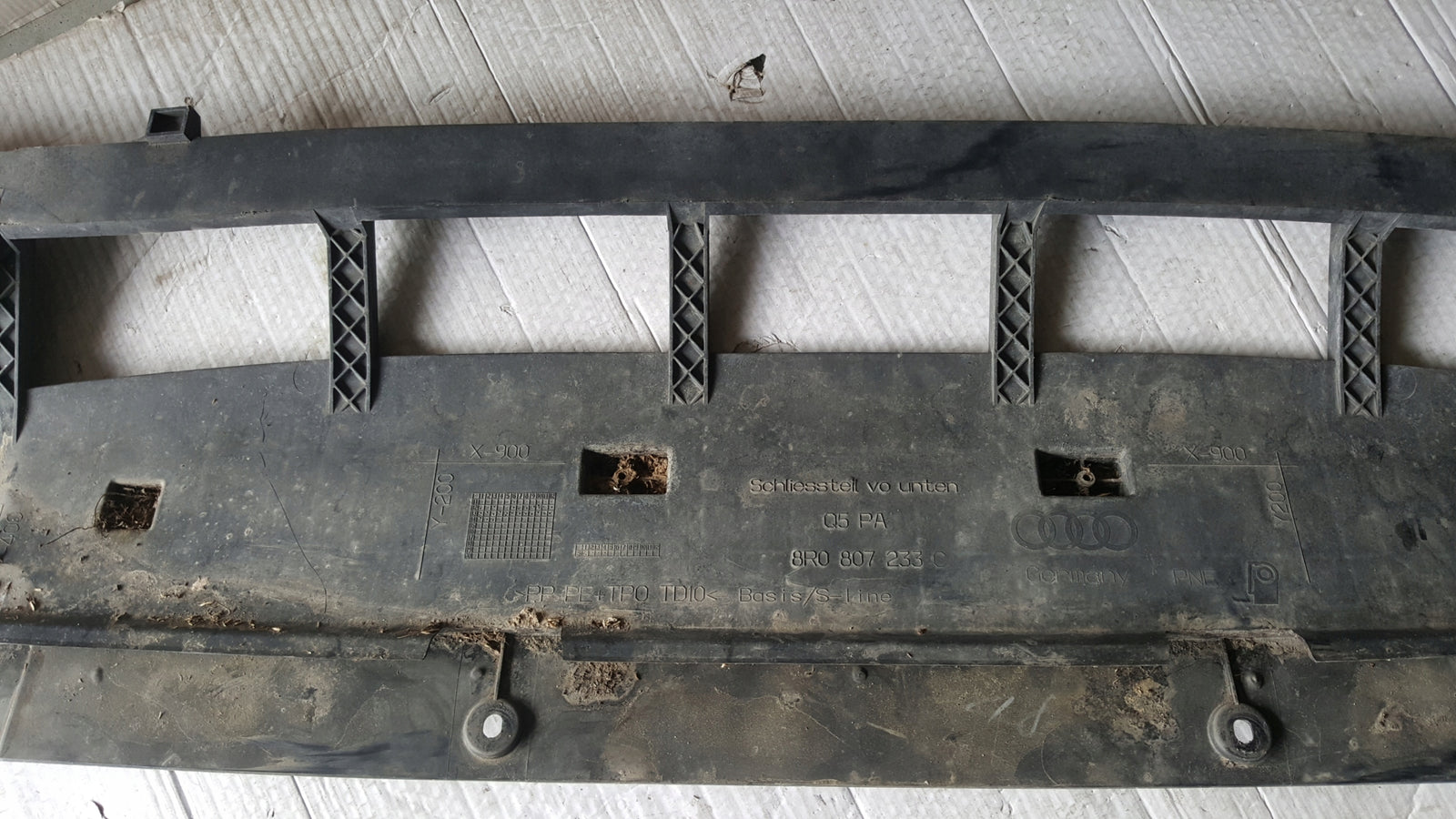 Osłona wzmocnienie pod zderzak przód AUDI Q5 8R0807233C demontaż