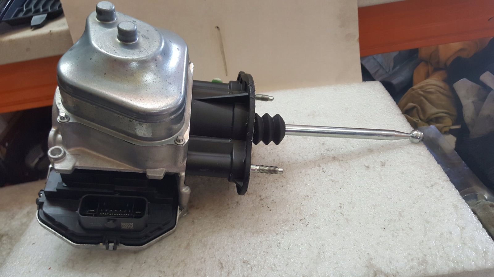 Pompa hamulcowa serwo VW SKODA SEAT AUDI 1EB614105BC demontaż