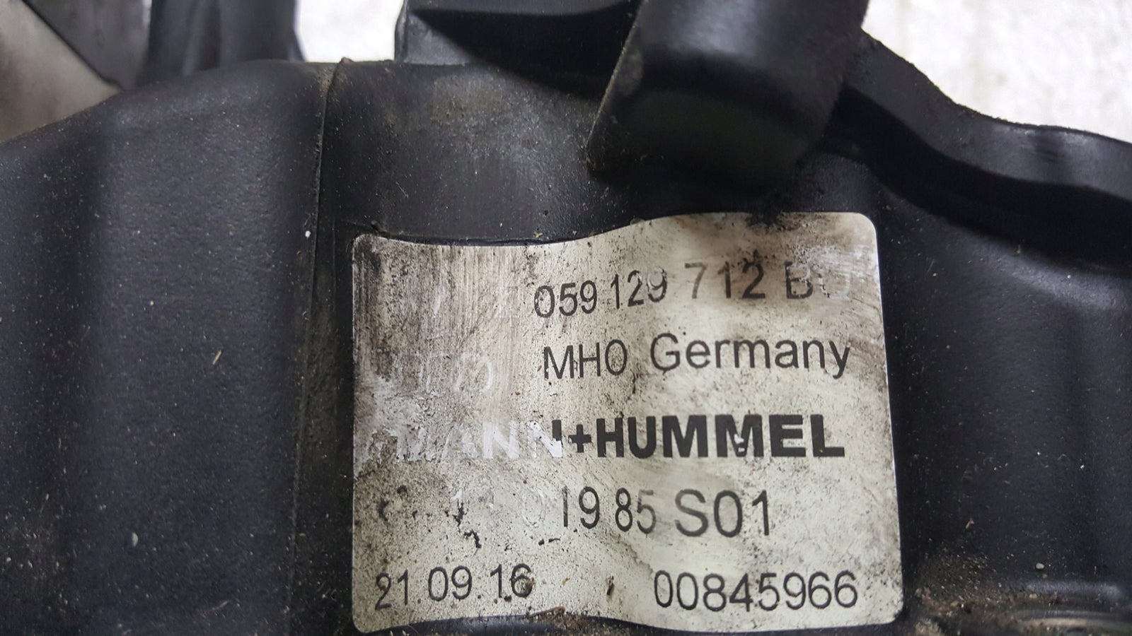 Kolektor ssący VW TOUAREG 059129712BQ 059129086M demontaż