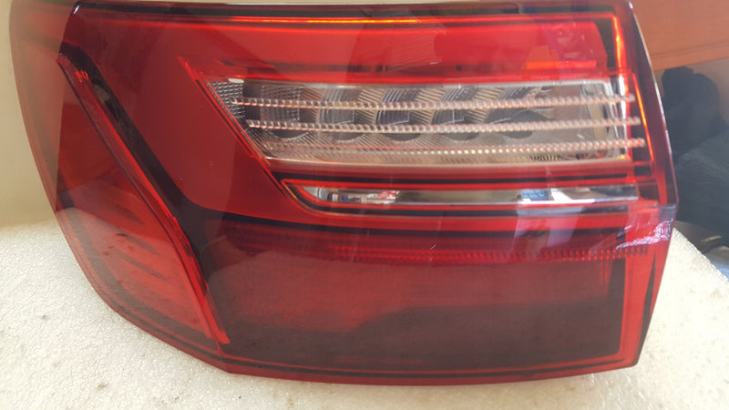 Lampa LED lewy tył AUDI A4 (B9) LIFT kombi 8W9945069AA demontaż