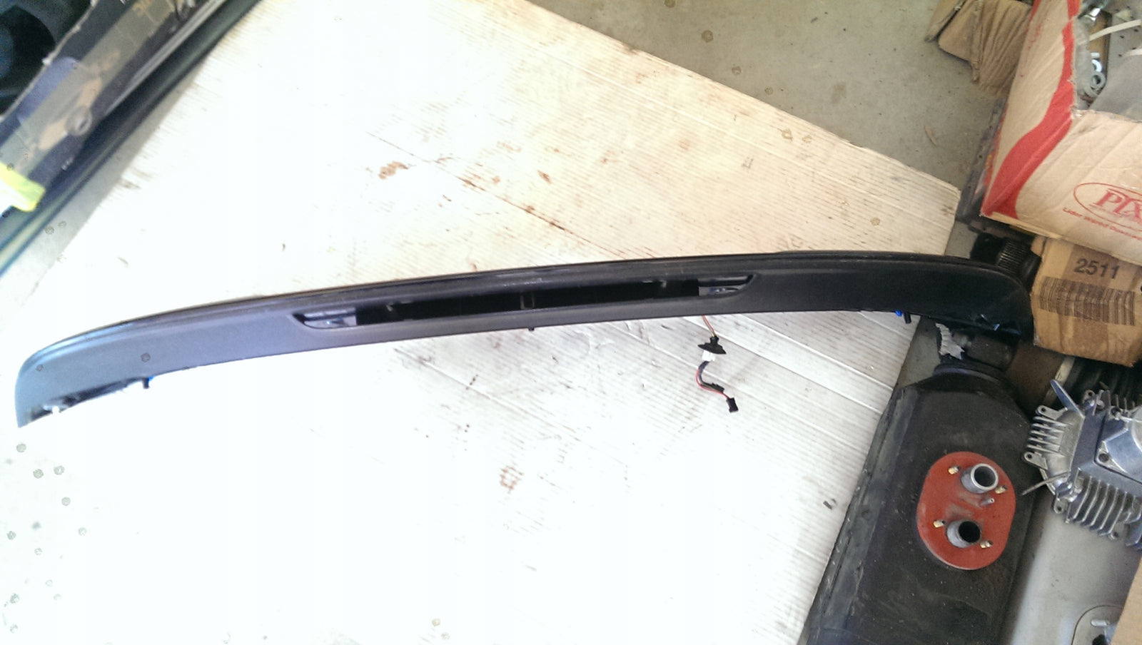 Spoiler lotka AUDI A4 B9 kombi 8W9827933 DEMONTAŻ