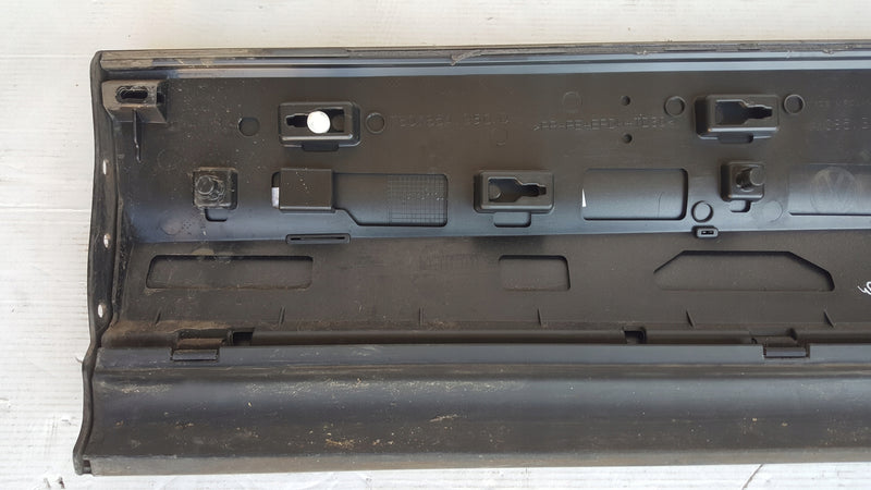 Listwa drzwi prawy tył VW TOUAREG III 760854950D