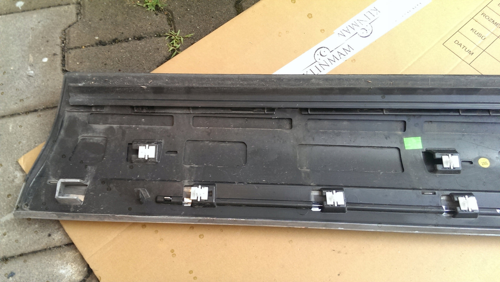Listwa drzwi lewy przód VW TOUAREG 7P6854939M