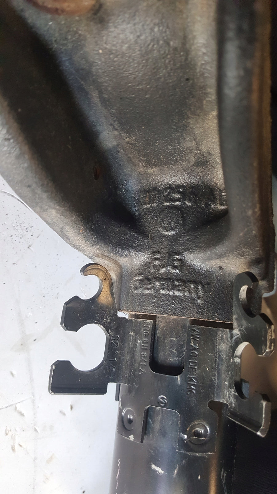 AMORTYZATOR LEWY PRZÓD 6R0413031S VW 6C0256A