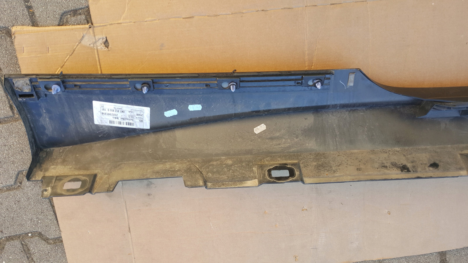 Listwa progowa lewa AUDI A5 8W6853859E demontaż