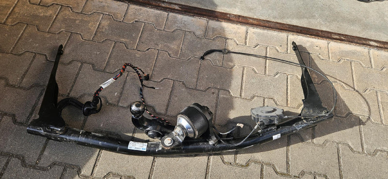 8U0803880D Hak holowniczy AUDI Q3 + wiązka 8U0971541B IDEAŁ! 2019r demontaż