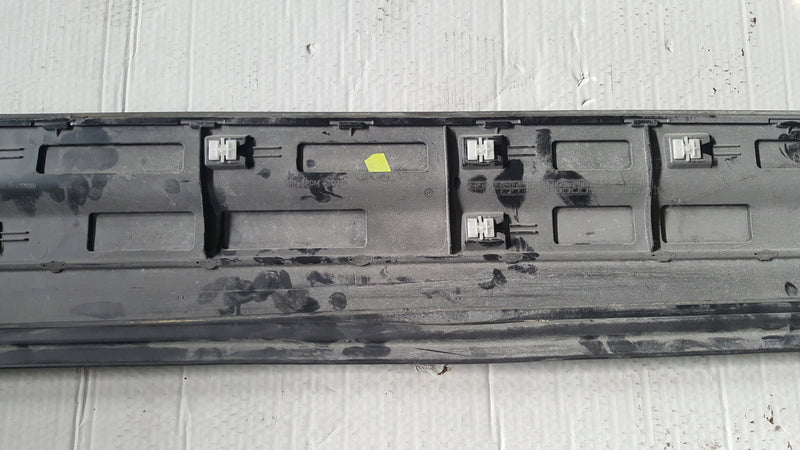 Listwa drzwi lewy przód PORSCHE CAYENNE 7P5837787Q