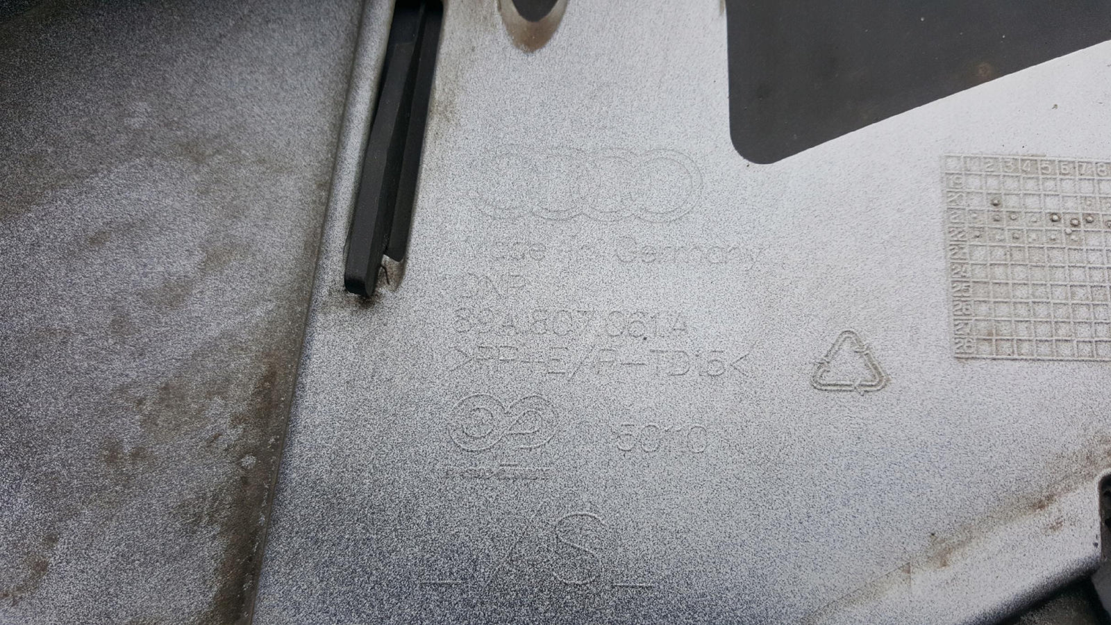 AUDI Q4 E-TRON SPOILER ZDERZAKA PRZÓD 89A807061A