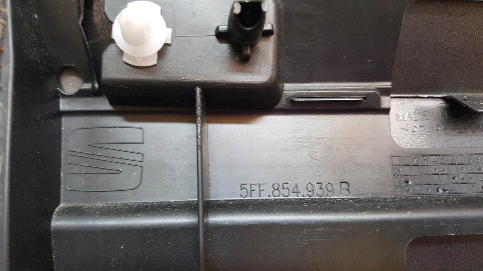 Listwa drzwi lewy przód CUPRA FORMENTOR 5FF854939B demontaż
