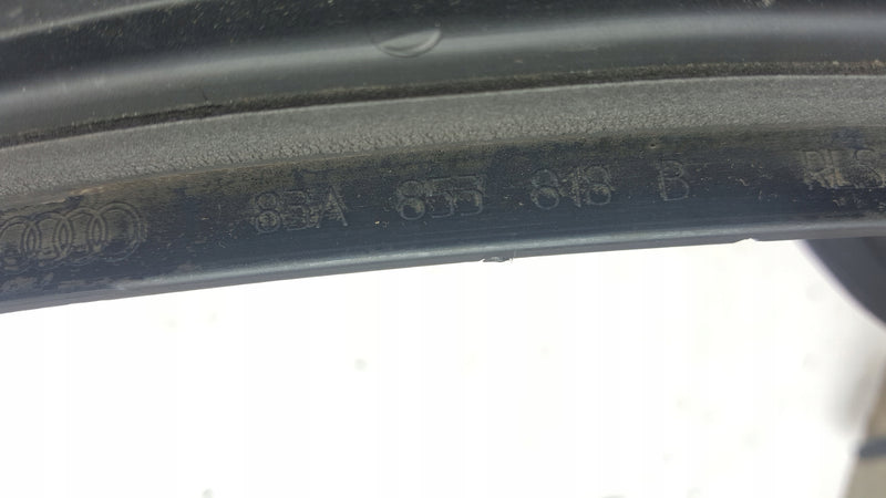 Listwa błotnika prawy tył AUDI Q3 83A853818B demontaż