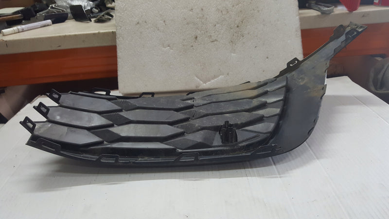 Kratka zderzaka lewy przód VW GOLF VIII GTI 5H0853665G demontaż