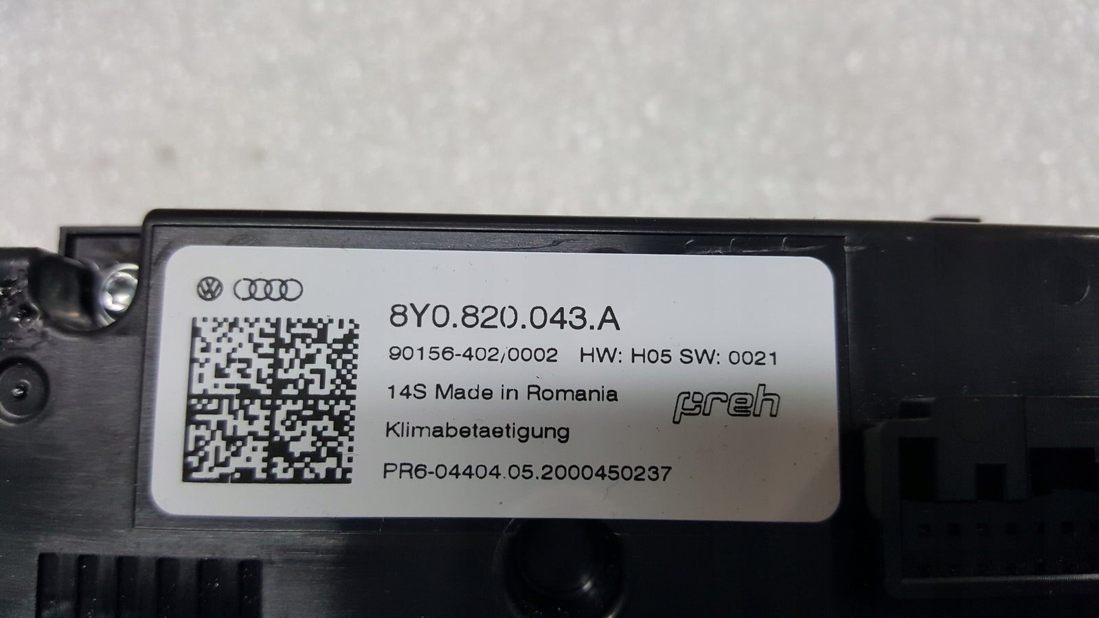 Panel klimatyzacji AUDI A3 8Y0820043A demontaż