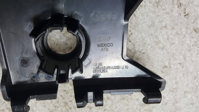 Uchwyt lewego tylnego czujnika parkowania (PDC) Audi Q5 FY 80F919289A