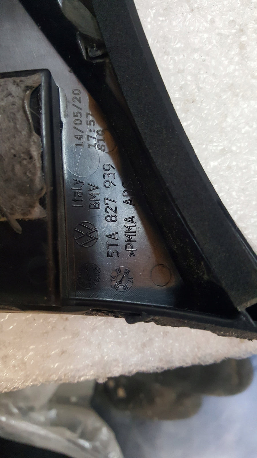 Listwy klapy bagażnika lewa + prawa strona VW TOURAN 5TA827939 5TA827940