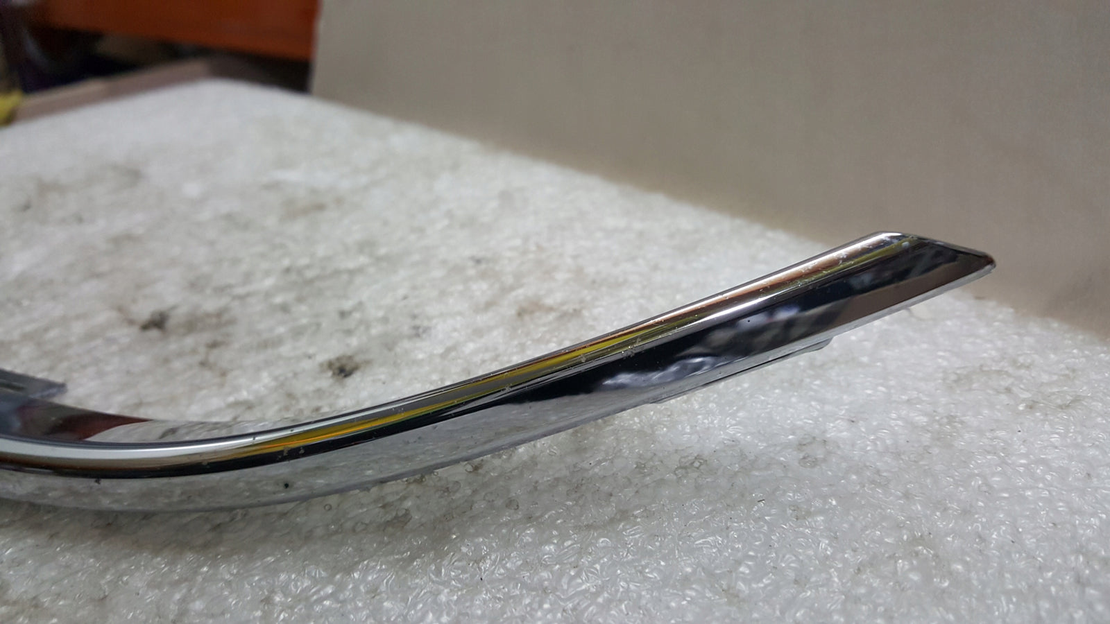 Listwa chrom zderzaka lewy tył VW GOLF VII kombi 5G9853331 demontaż