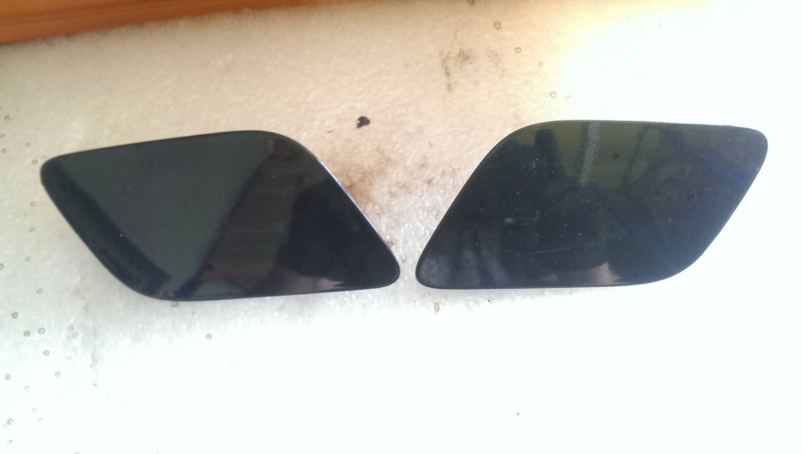 Zaślepki spryskiwacza LE+PR AUDIQ7 4L0955275B/276B