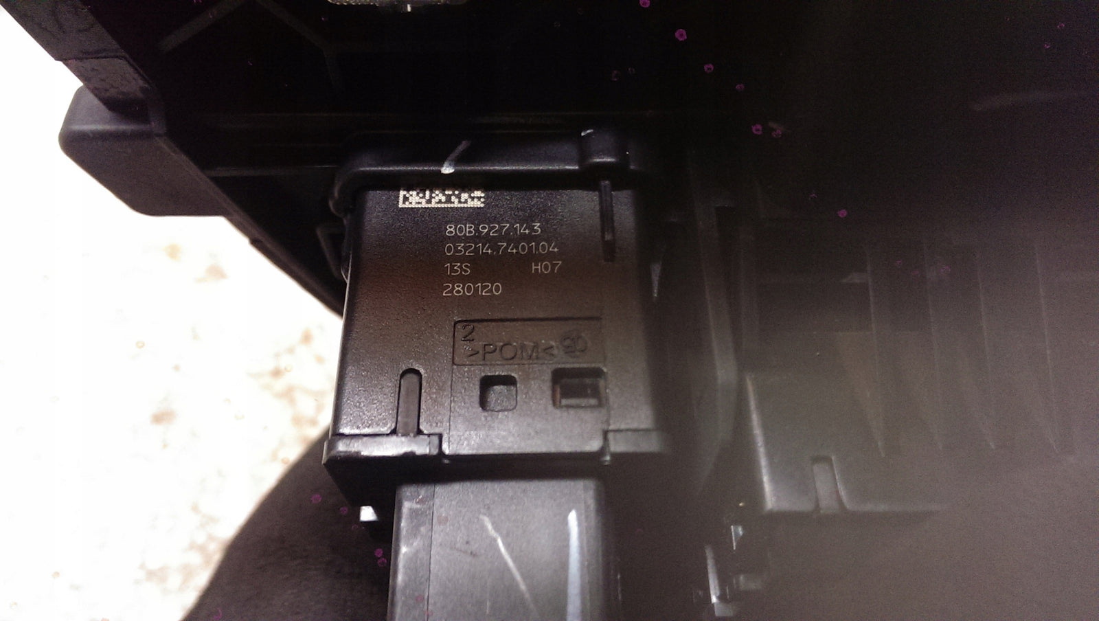 Ramka panel biegów AUDI Q5 II 80B713111C demontaż