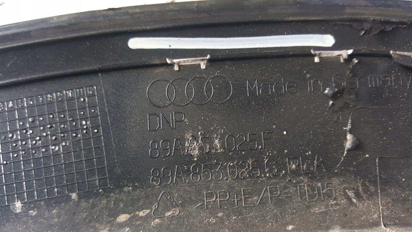 Listwa zderzaka przedniego lewa strona AUDI Q4 e-tron 89A853025F