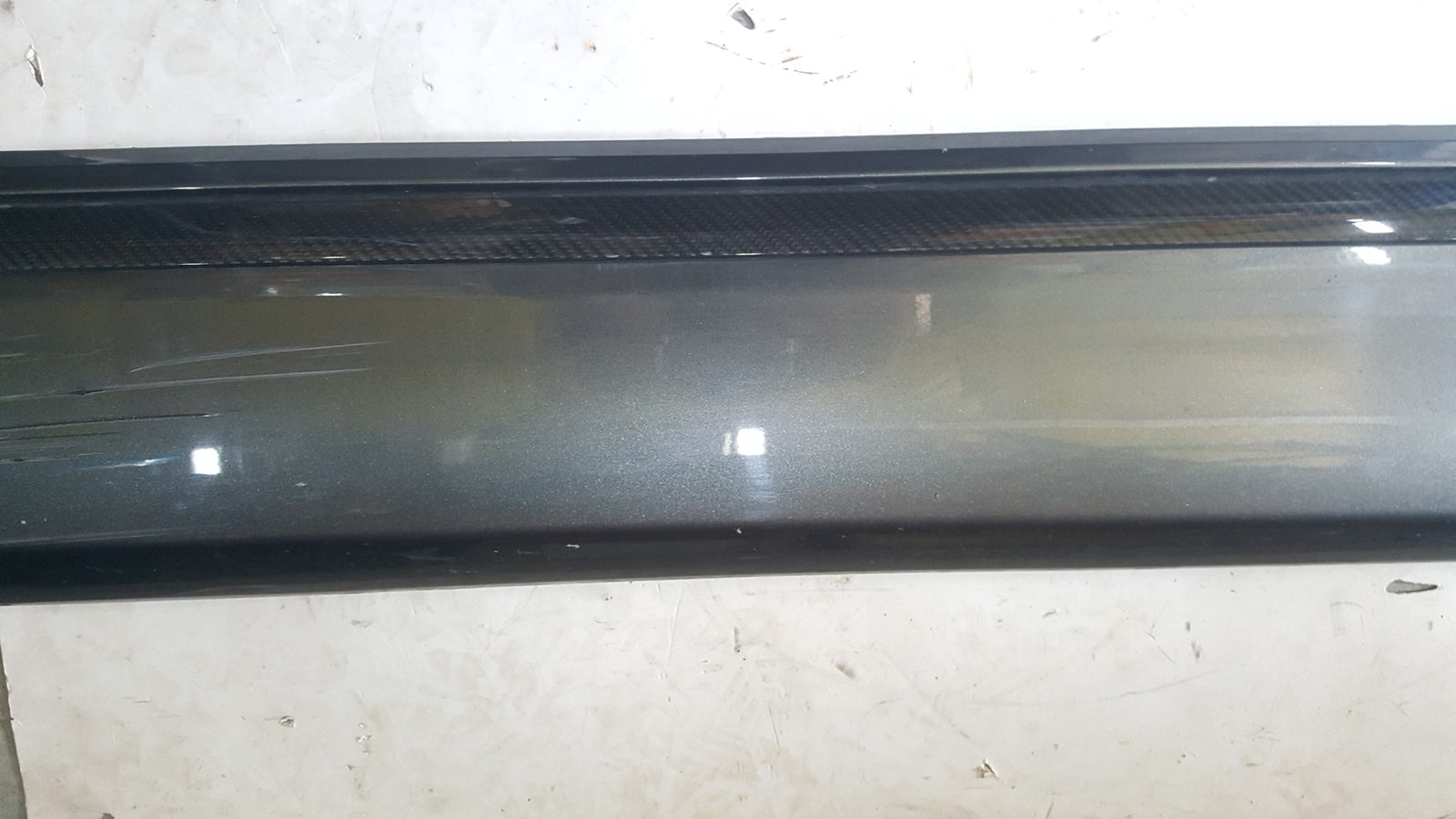 LISTWA NA DRZWI PRAWY PRZÓD AUDI Q8 4M8853960D 2018- CARBON