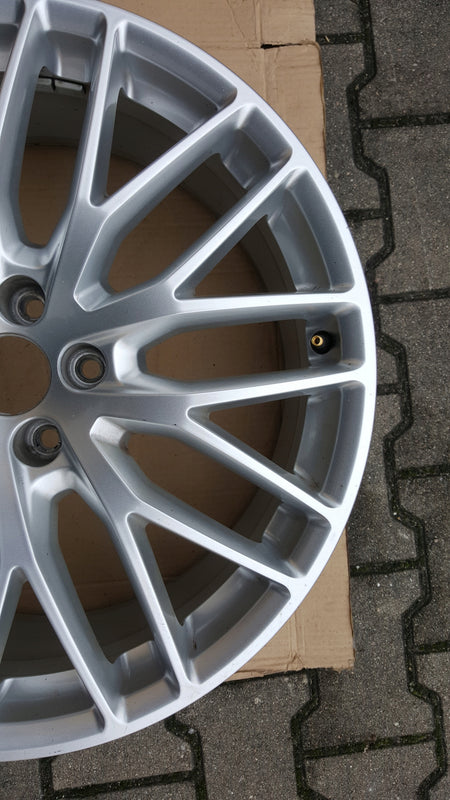 AUDI 80A FELGA ALUMINIOWA 20