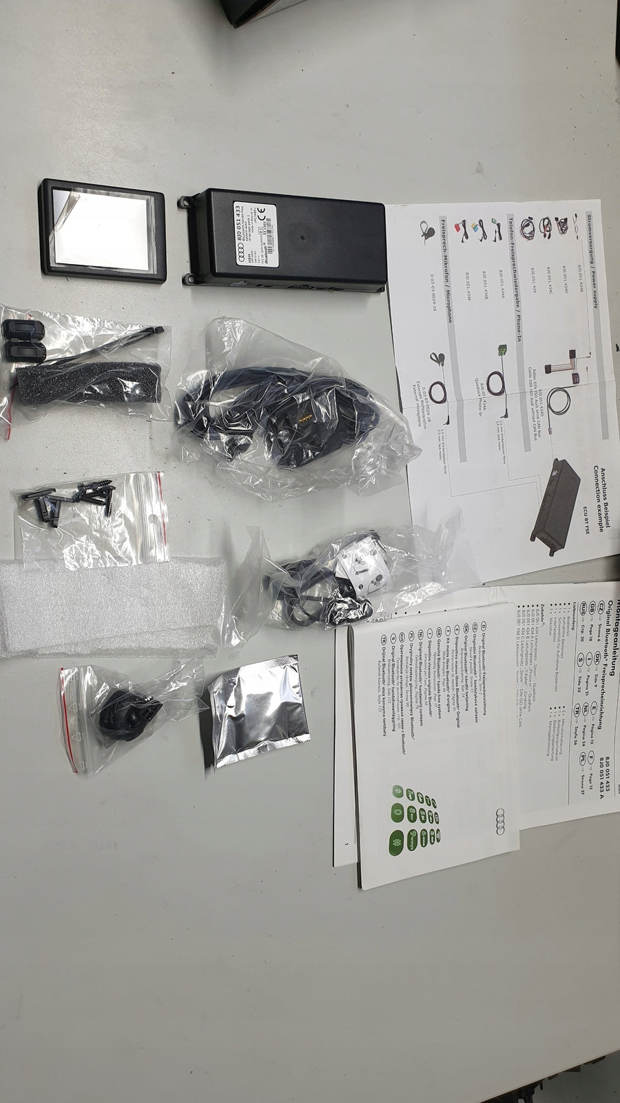 NOWY ZESTAW GŁOŚNO MÓWIĄCY ORYGINAŁ AUDI 8J0051433