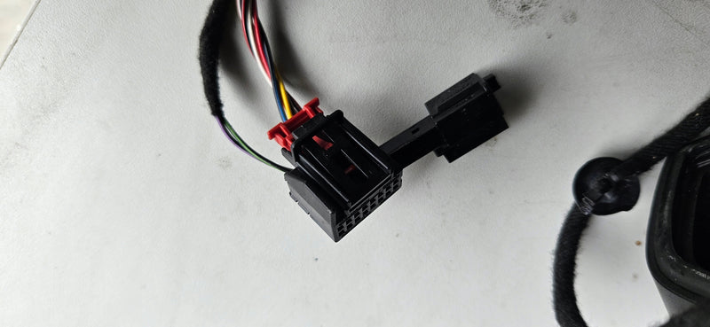 Le Lusterko zewn AUDI Q2 81B857409B 6 pin+2pin IDEAŁ