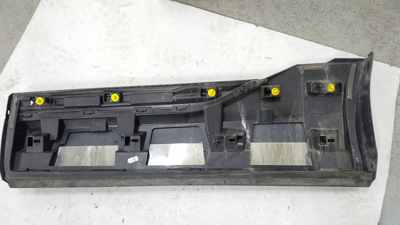Listwa drzwi prawy tył AUDI E-TRON 4KE853970