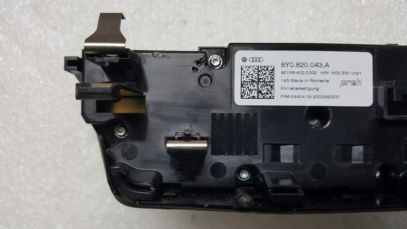 Panel klimatyzacji AUDI A3 8Y0820043A demontaż