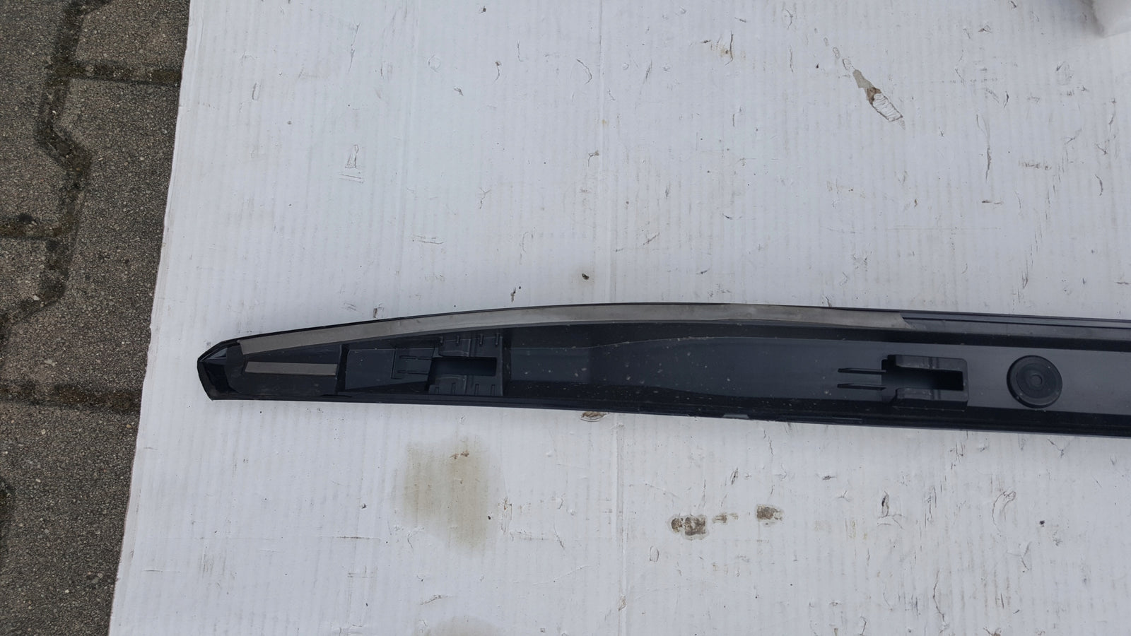 Listwa progowa lewa strona AUDI A3 8Y0853855 demontaż