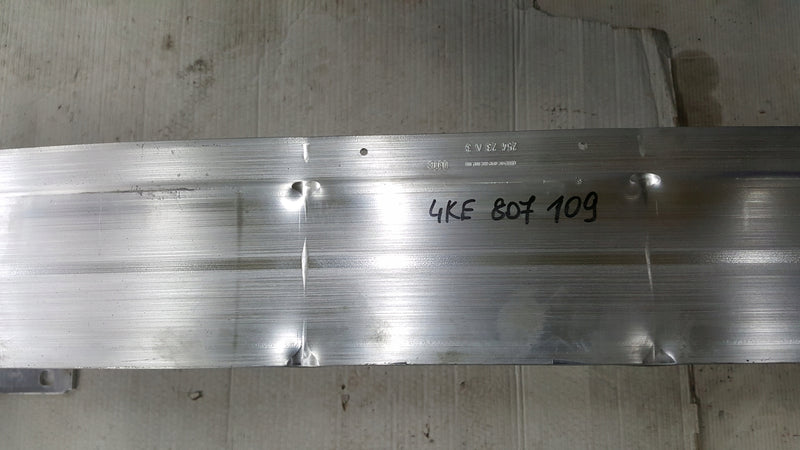 Belka wzmocnienie zderzaka przód AUDI E-TRON e-tron GT Q4 e-tron 4KE807109