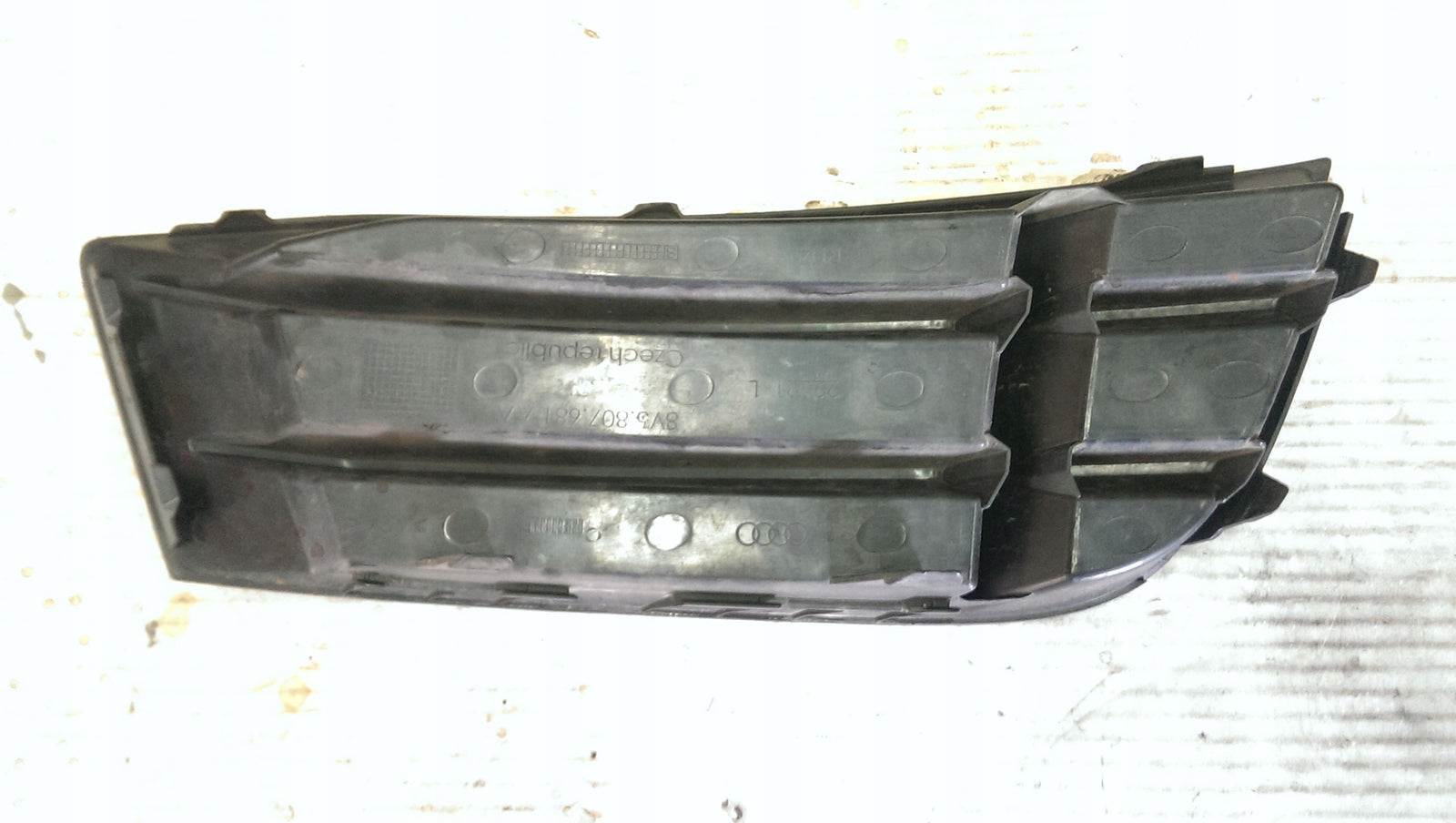 Kratka zderzaka lewy przód AUDI A3 RS3 8V5807681AA