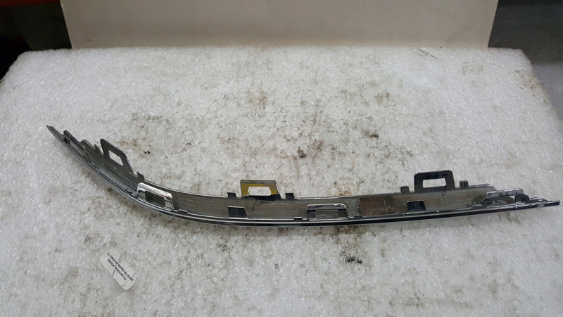 Listwa chrom zderzaka lewy tył VW GOLF VII kombi 5G9853331 demontaż