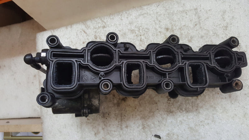 kolektor ssący VW Audi 059129712N