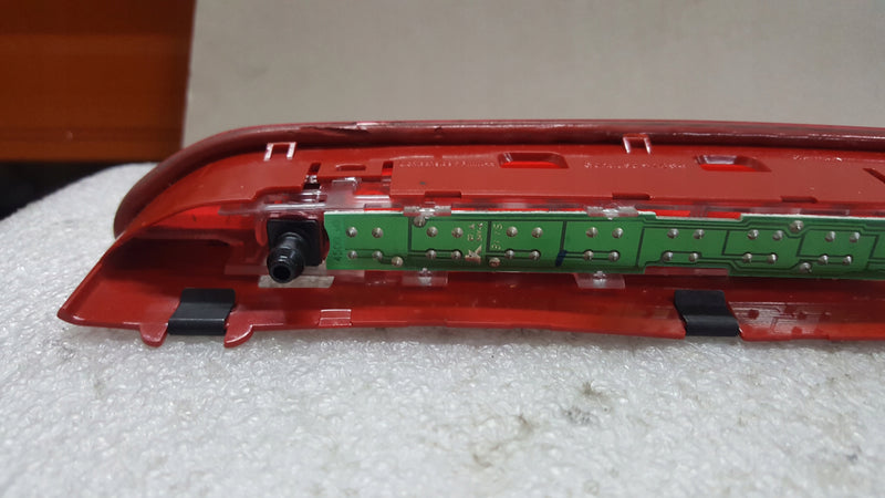 Trzecie światło stop VW GOLF VII TIGUAN SEAT TARRACO 5K0945087D demontaż