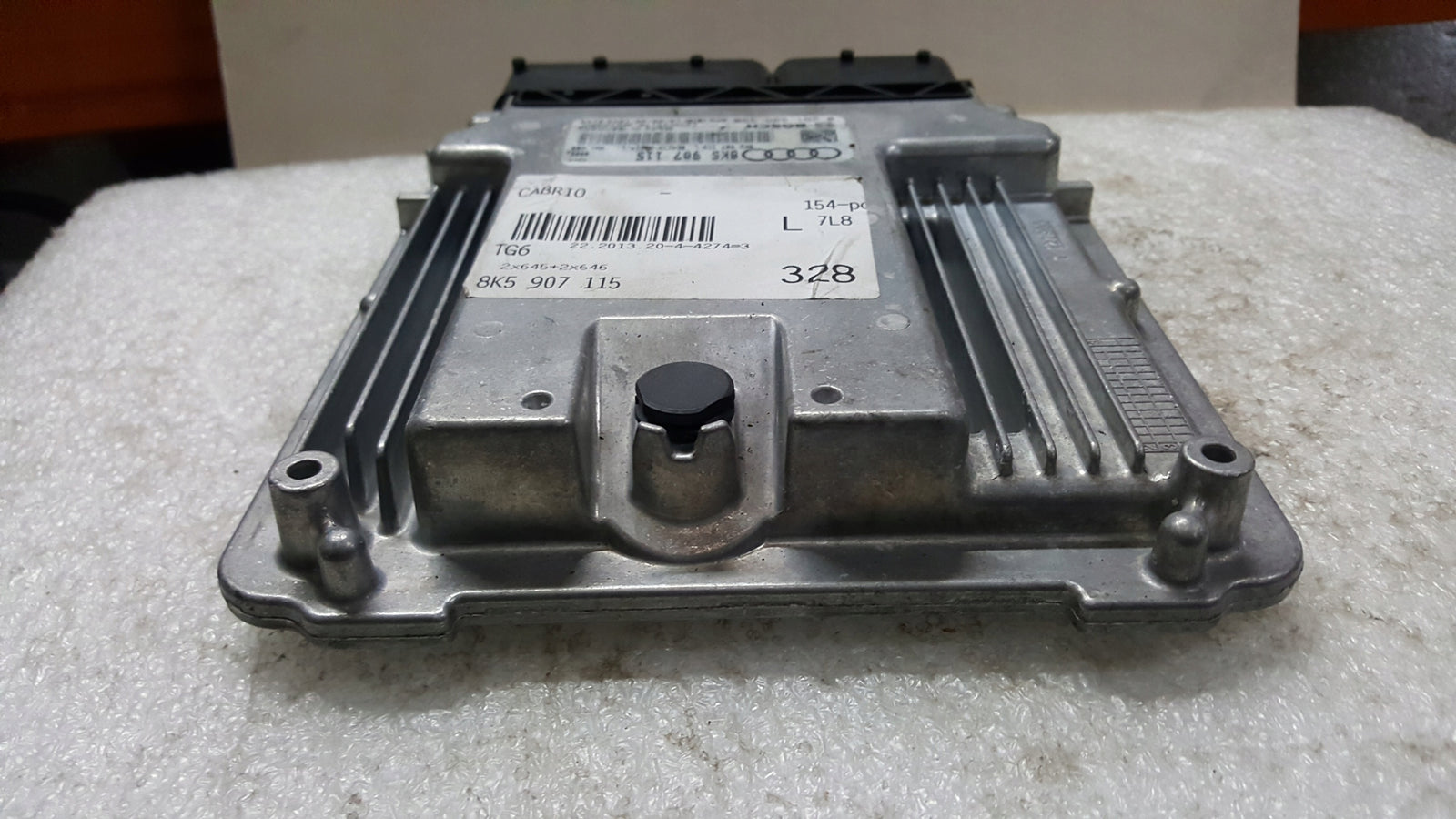 Komputer sterownik silnika (2.0 benzyna) AUDI A4 (B8) A5 8K5907115 demontaż