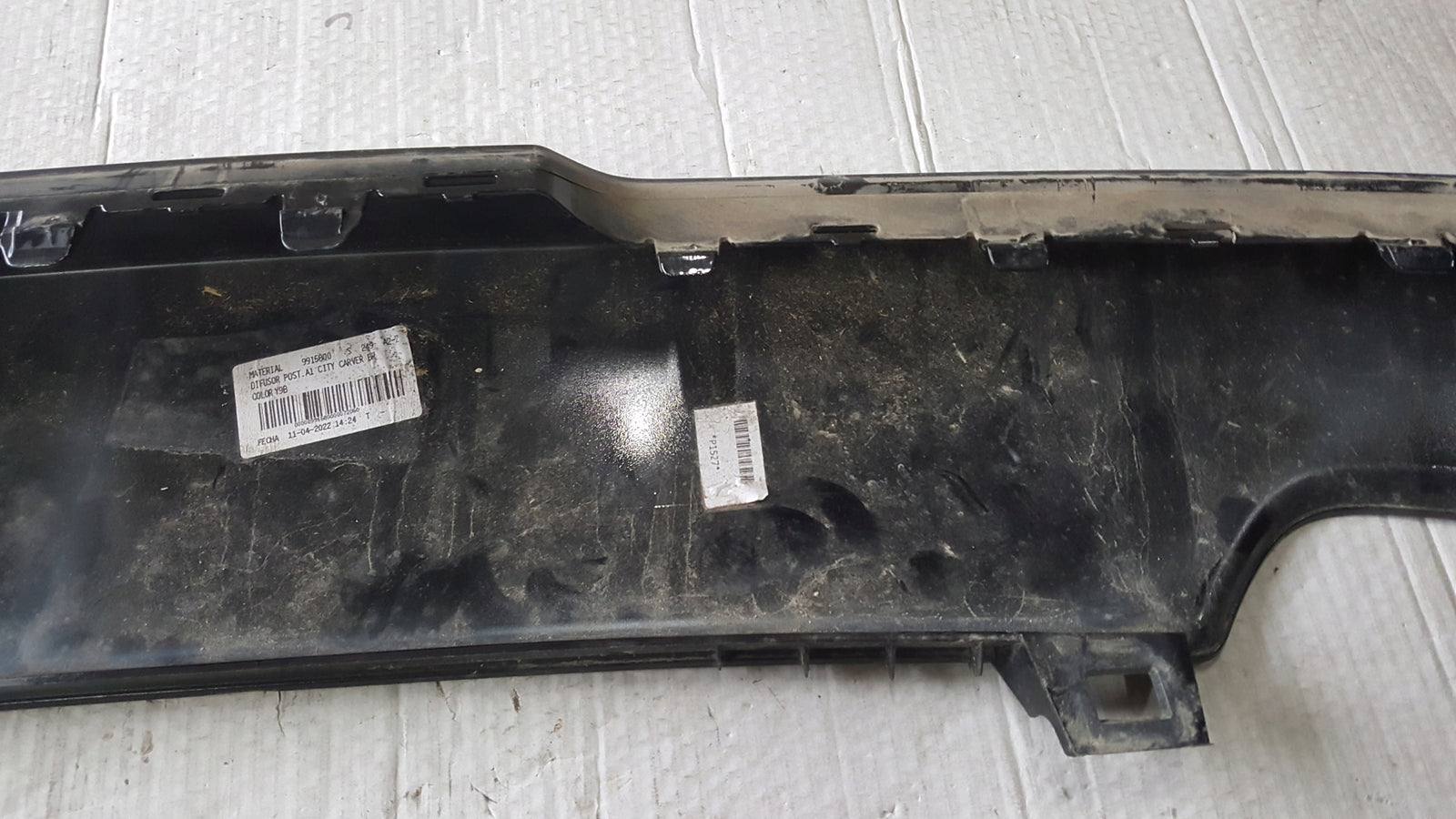 Dokładka spoiler zderzaka tył AUDI A1 82A807421C demontaż