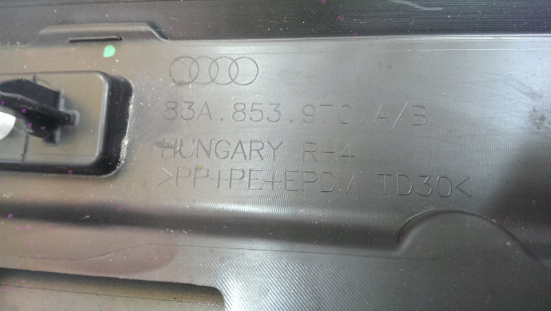 Listwa drzwi prawy tył AUDI Q3 II 83A853970A/B