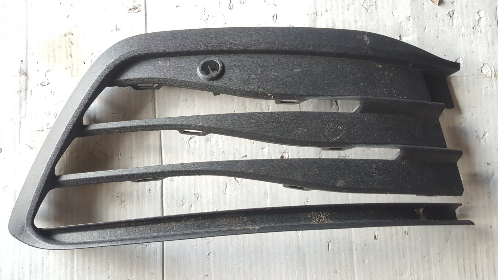 Kratka zderzaka prawy przód VW GOLF VIII 5H0853666J demontaż