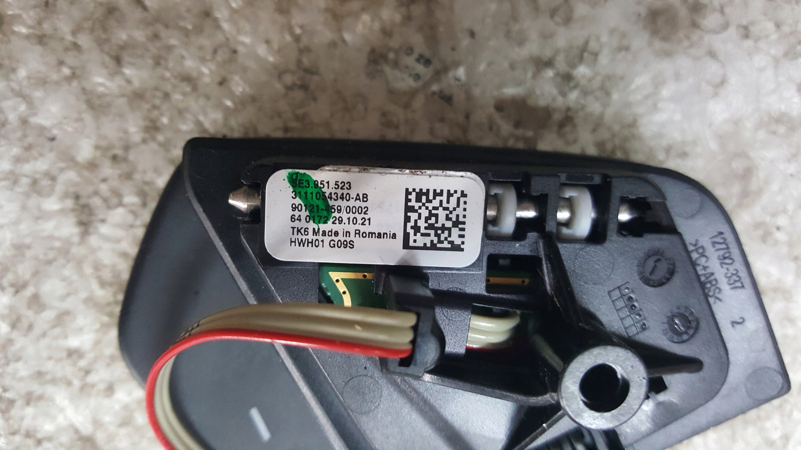 PRZEŁĄCZNIKI PRZYCISKI ŁOPATKI KIEROWNICY SKODA OCTAVIA IV 5E3951523