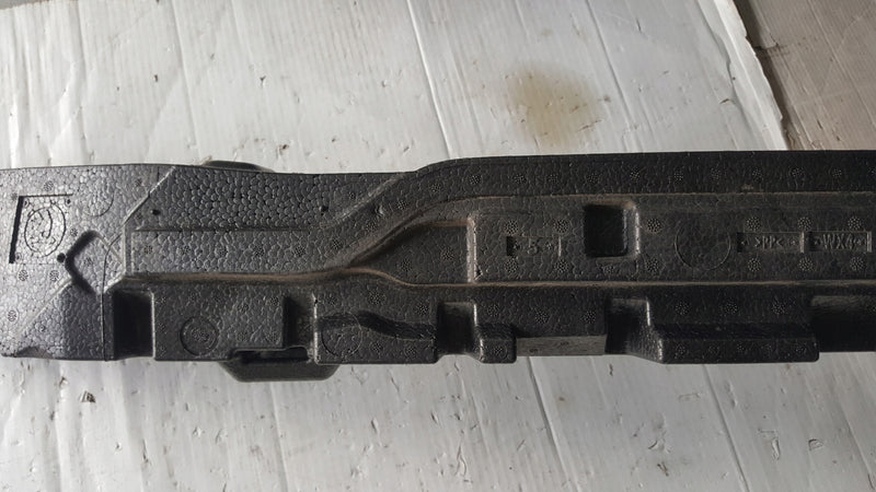 Absorber zderzaka przedniego SKODA ENYAQ 5LA807248 demontaż