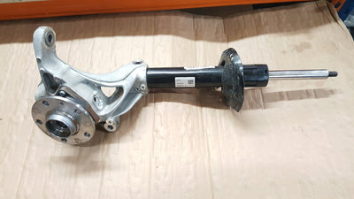 Zwrotnica TIGUAN AUDI Q3 prawy przód 5QD407258F + amortyzator 5QF413031BF