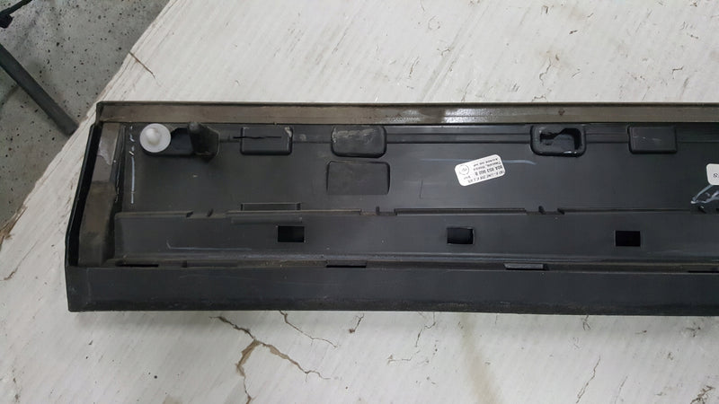 Listwa drzwi prawy przód AUDI Q5 S-LINE 80A853960B demontaż