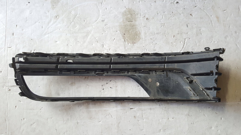 Kratka zderzaka prawy przód VW PASSAT B7 3AA853666A