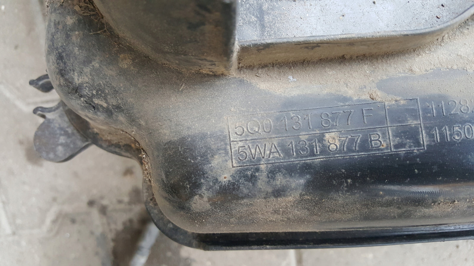 SKODA OCTAVIA IV VW GOLF VIII ZBIORNIK ADBLUE 5Q0131877F 5WA131877B
