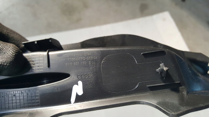 NOWA ORYGINALNA prawa osłona błotnika AUDI A5 8W6821170E