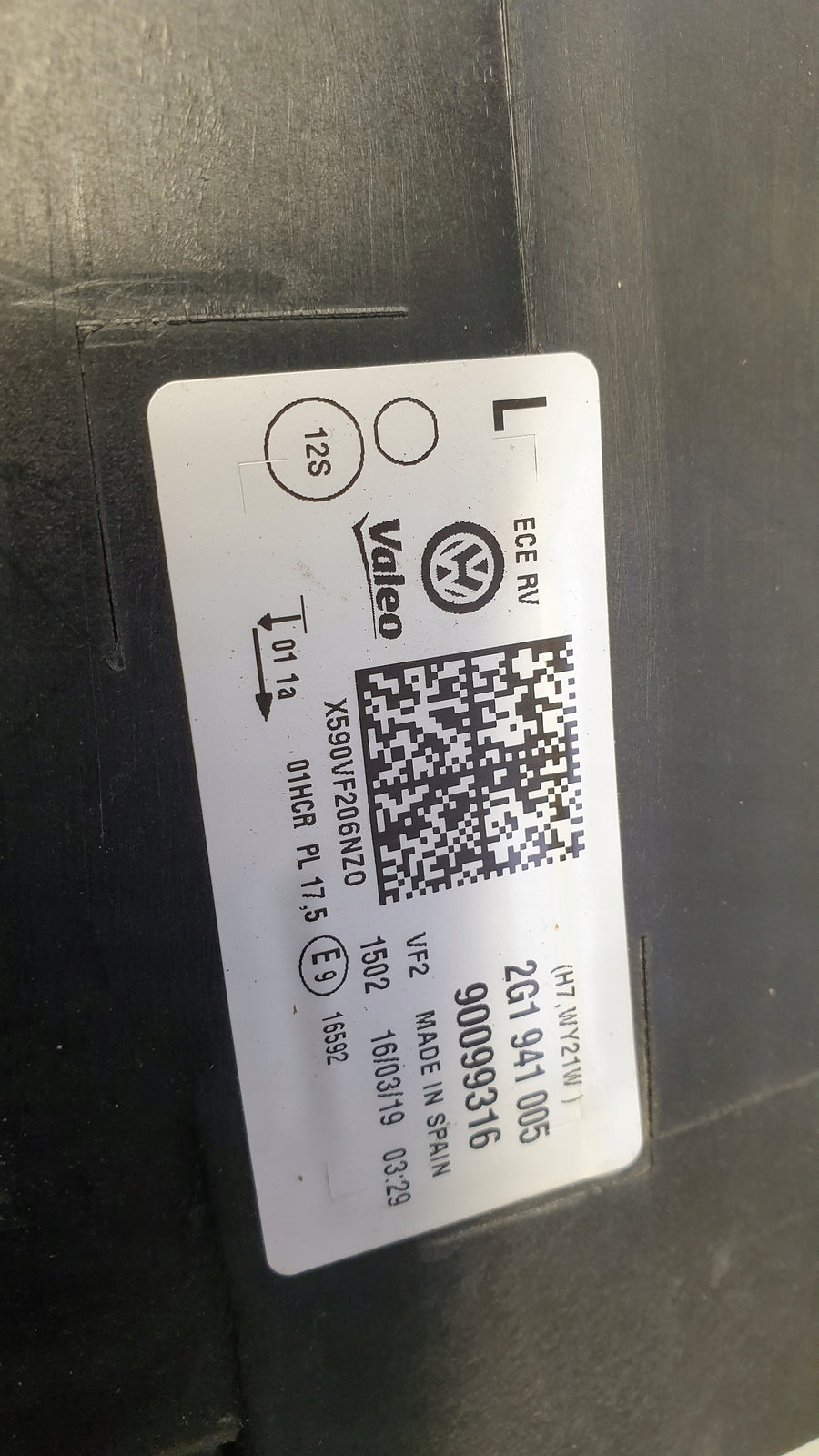 LE reflektor Vw POLO 2G1941005 2020r DEMONTAŻ