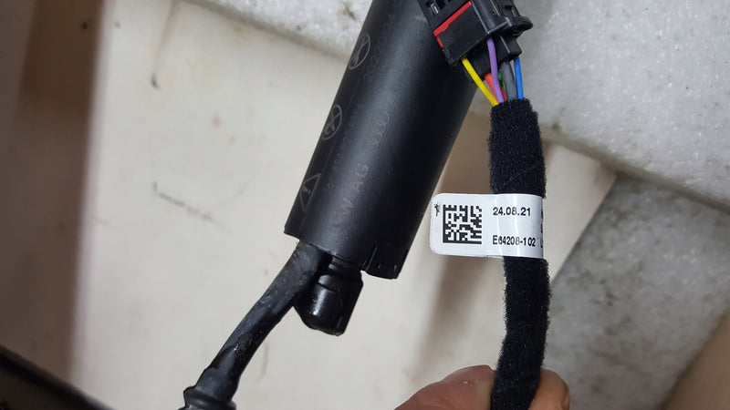 AUDI Q4 E TRON SIŁOWNIK KLAPY BAGAZNIKA LEWY 89A827851A ORYGINALNY