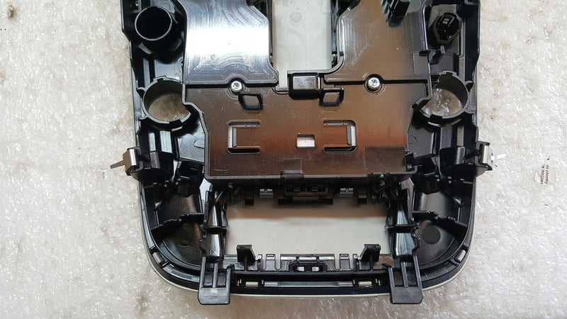 Lampka podsufitki AUDI 4K0947135AE demontaż